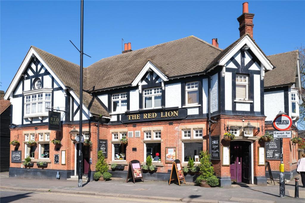 The Red Lion, Pub