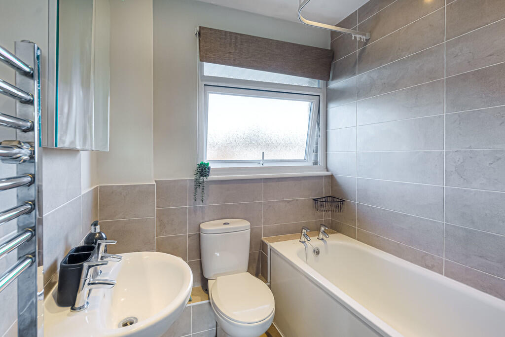 11 The Croft     ...