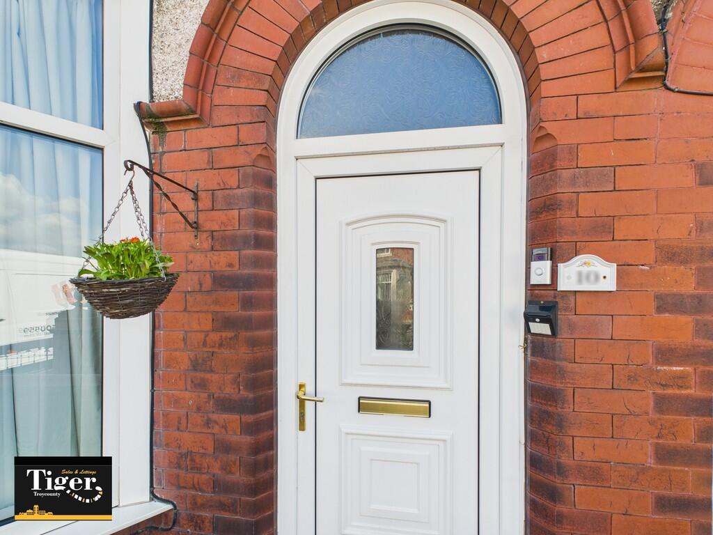 CAM02176G0-PR0561...