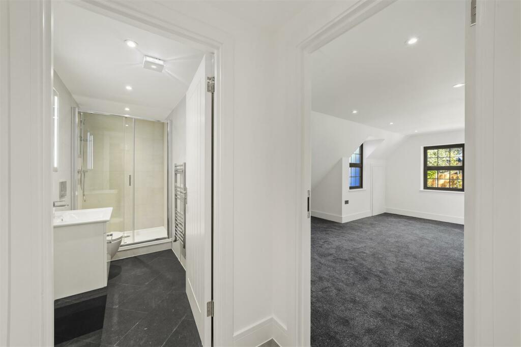 Flat 5 - 7, Sudbury Hill Close ,  - rxkcj99kkSklwz