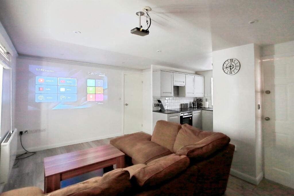 Lounge/Diner Area