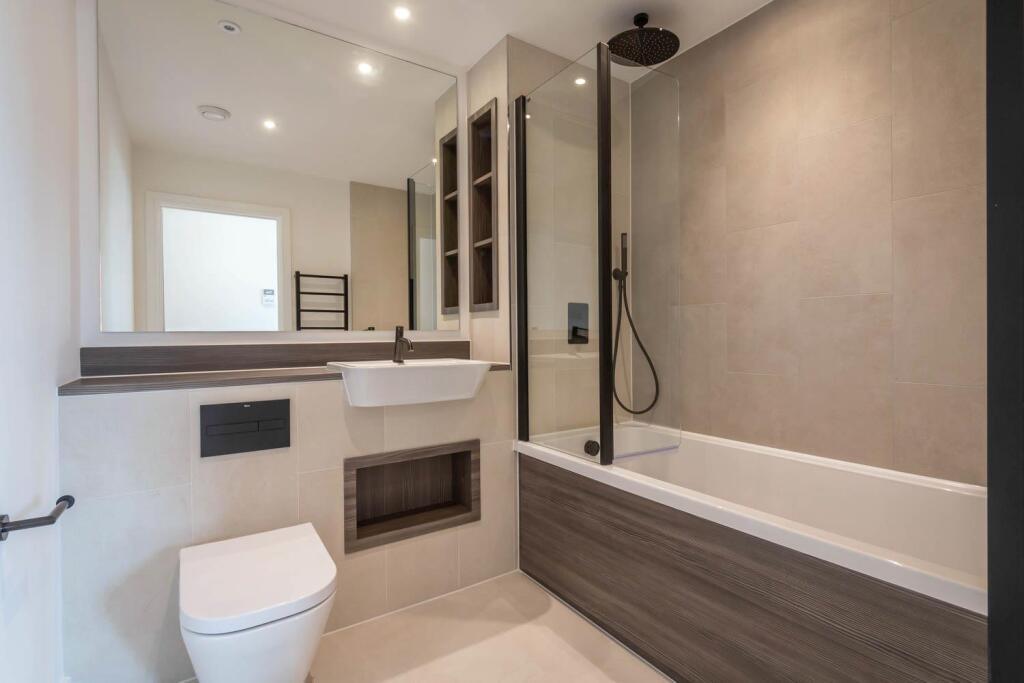 Main bathroom