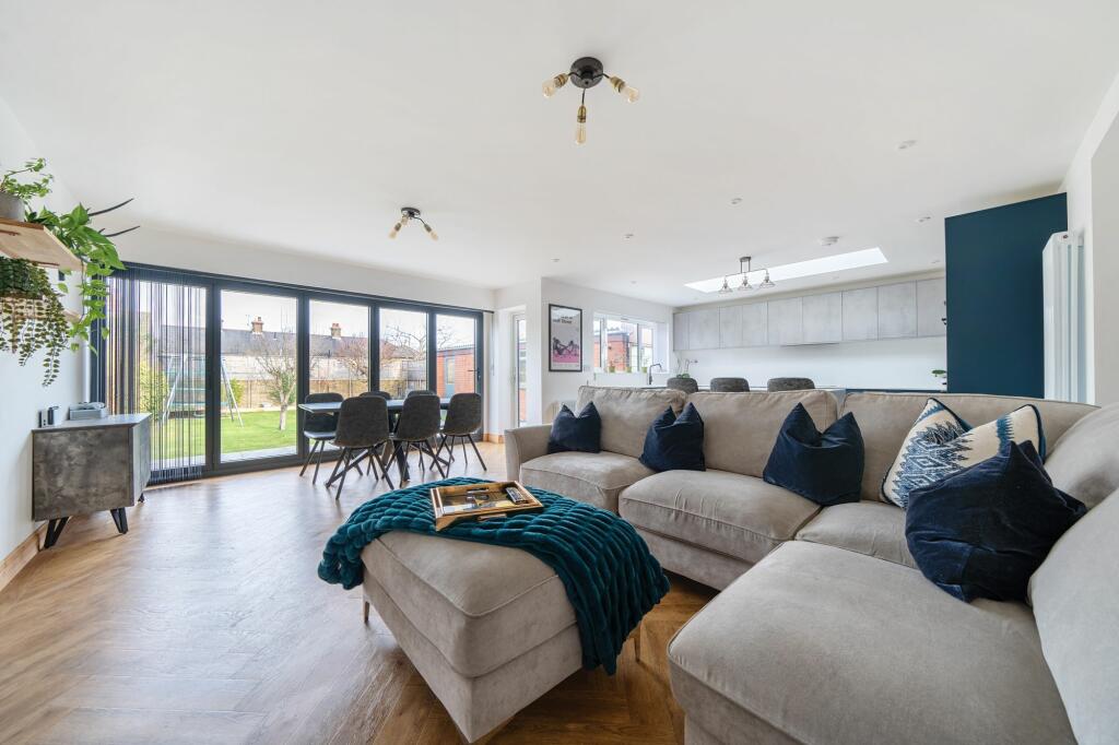 Kitchen/Dining Room/Living Room (8)