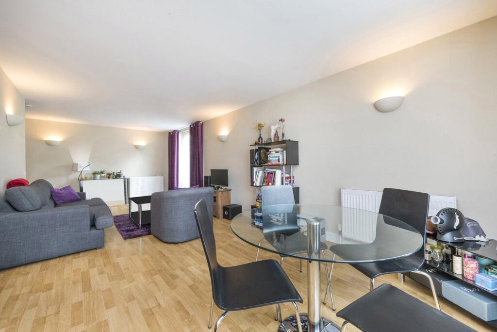 Dining/Reception Roo