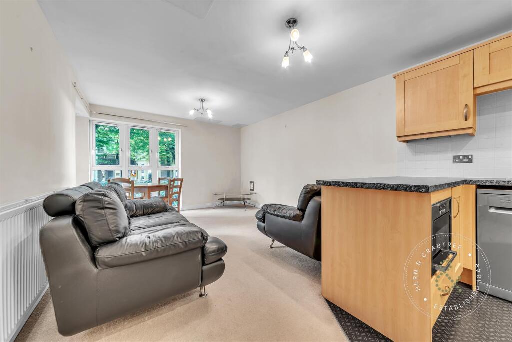 Clive-Hall-Court-10.jpg