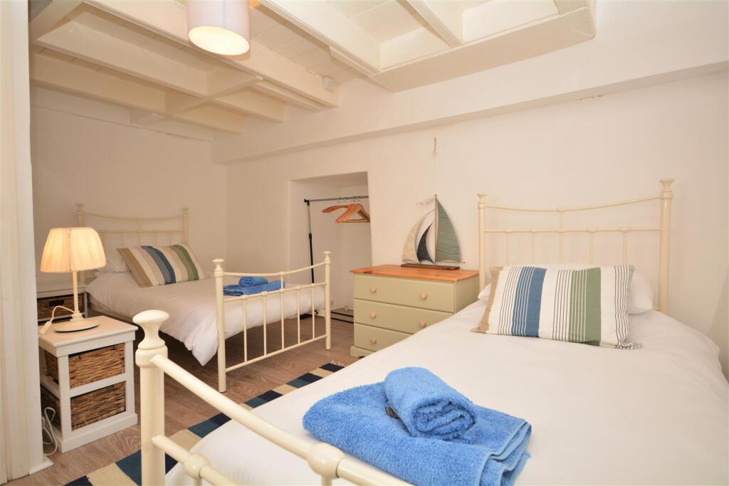Twin Room.JPG
