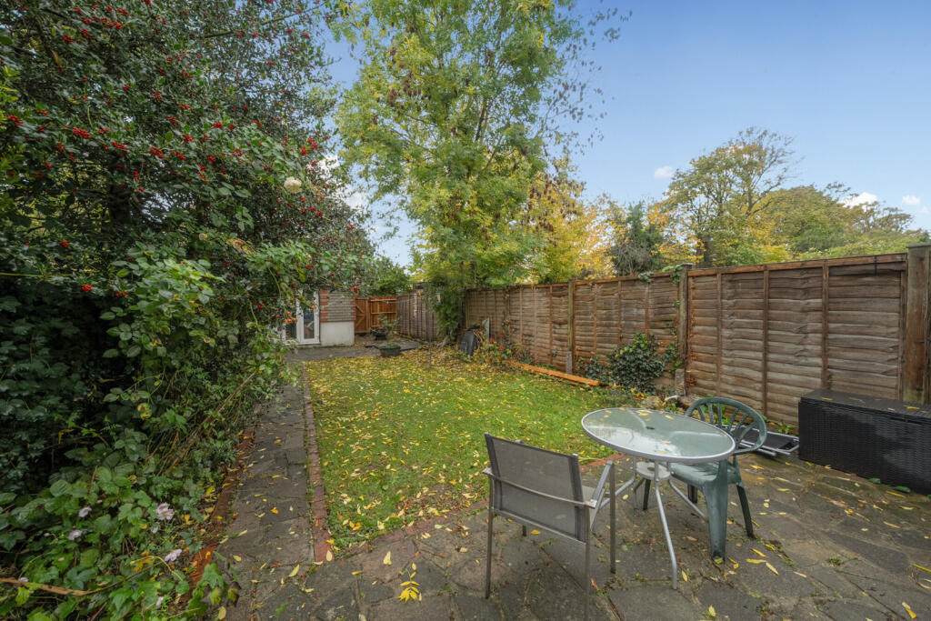 1372487-5-68f9f65...