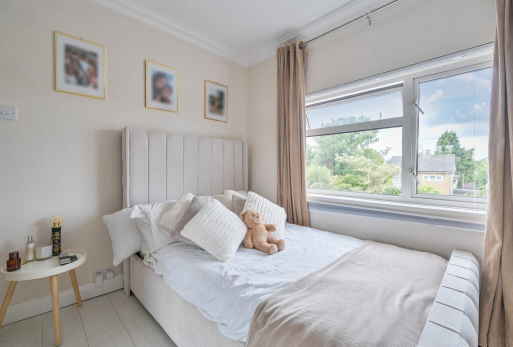 1332062-11-688aa1...