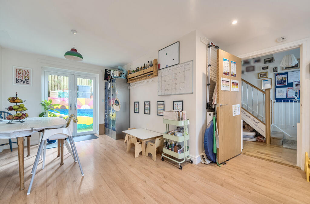 1361895-11-68dea6...