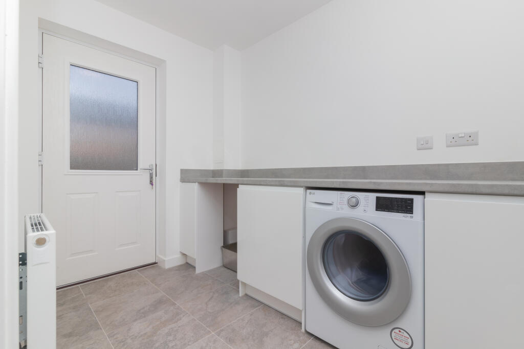 10 Brailsford drive paisley PA2 7GG L-1