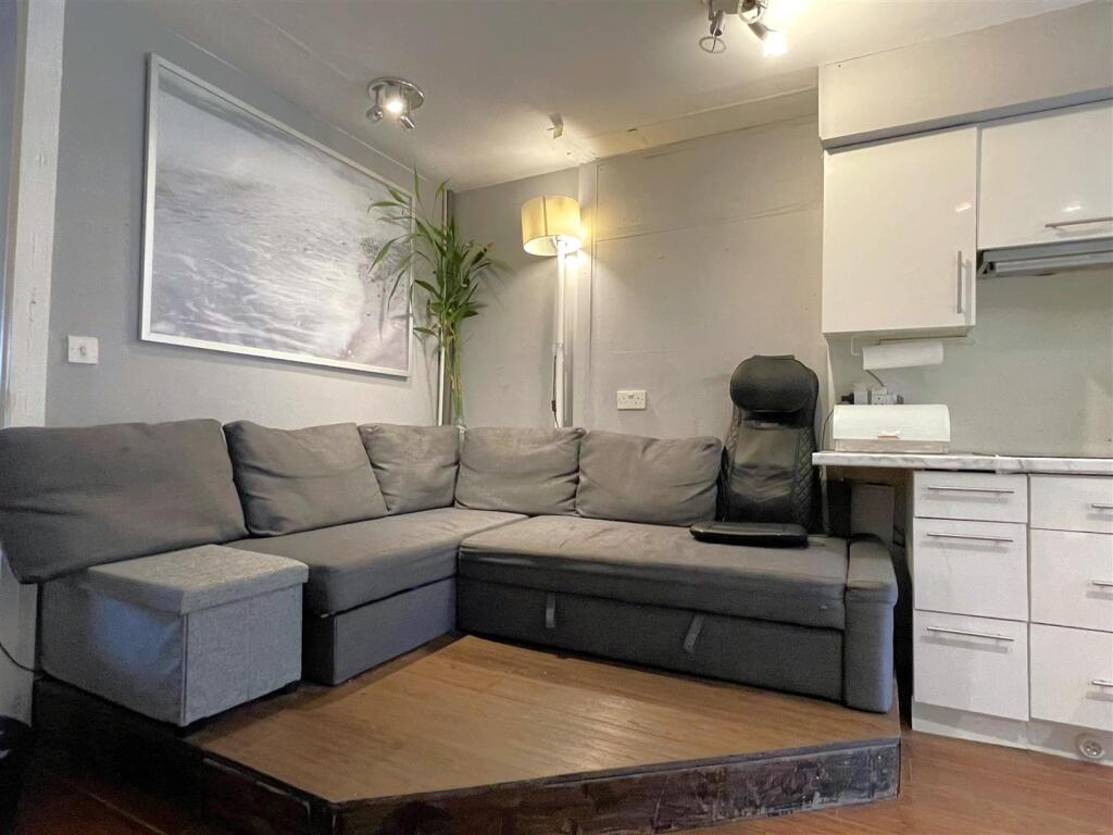 Lounge.Area.jpg
