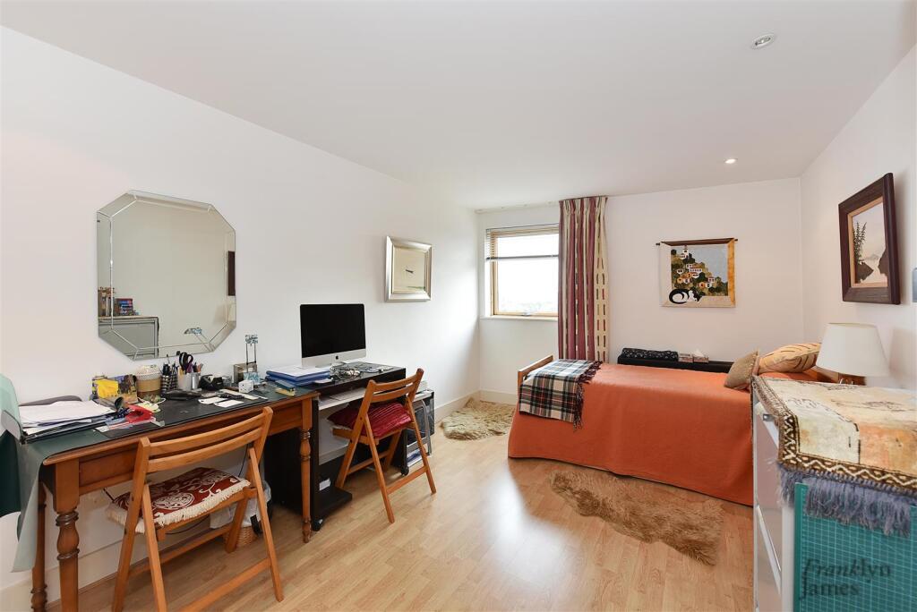 Galaxy Building (7).JPG