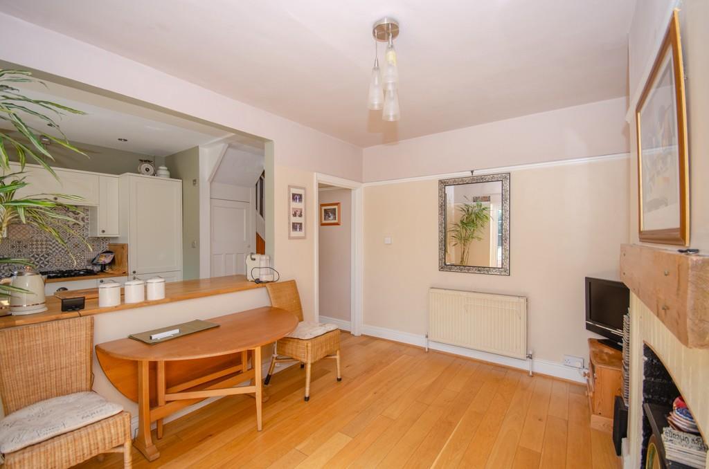 Dining area pic 2.jpg