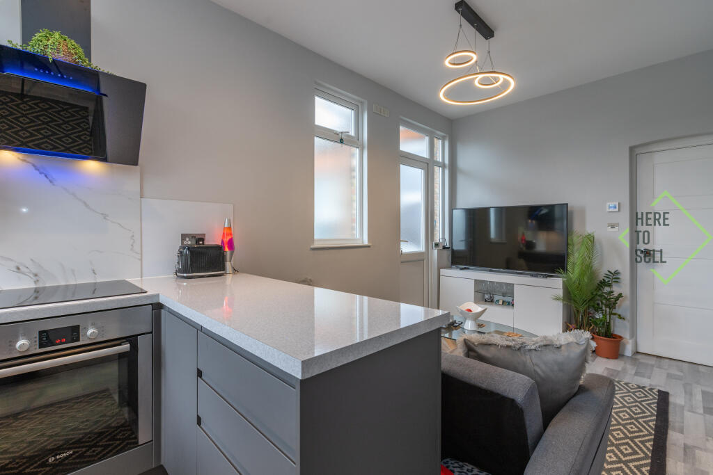 28 Sketty Road EN1 3SE-21