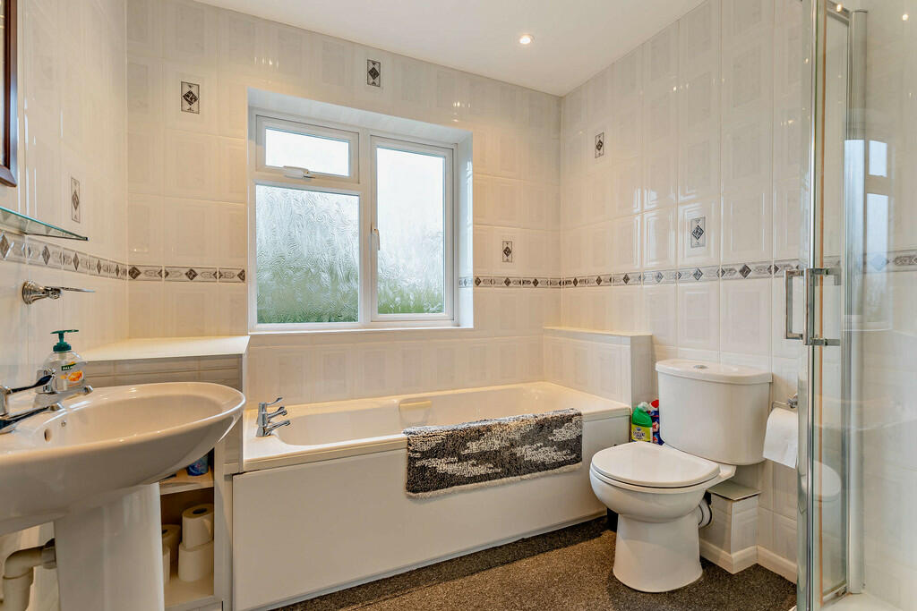 8628049-interior1...
