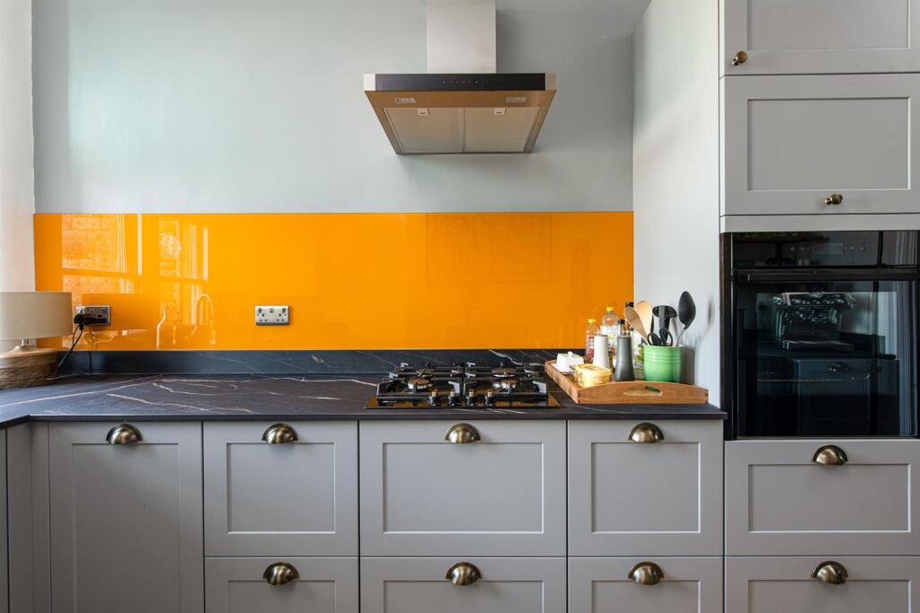 Kitchen_4.jpg