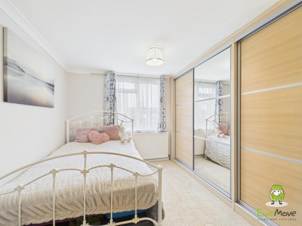 EweMove Estate Agents Basingstoke - Bennet Close