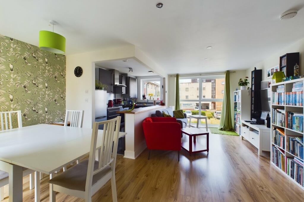 Living/Dining Area