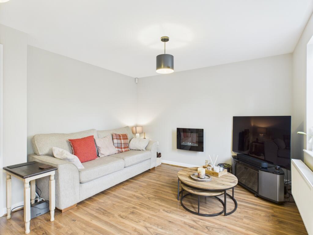 CAM03729G0-PR0097-STILL002