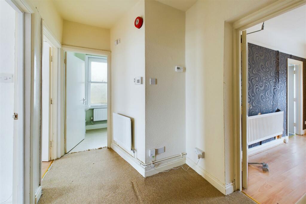 Flat 4, 41 Redland Road, Bristol BS6 6AG | Leaseho