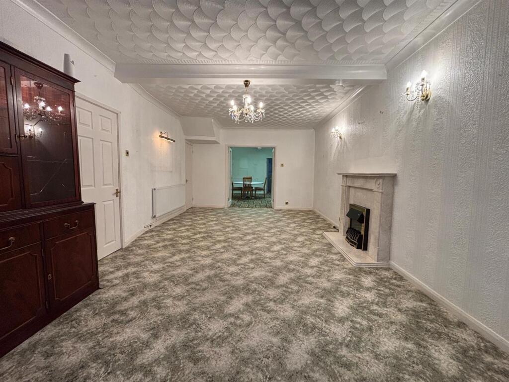 WhatsApp Image 2025-12-01 at 15.47.14_2de897a5.jpg