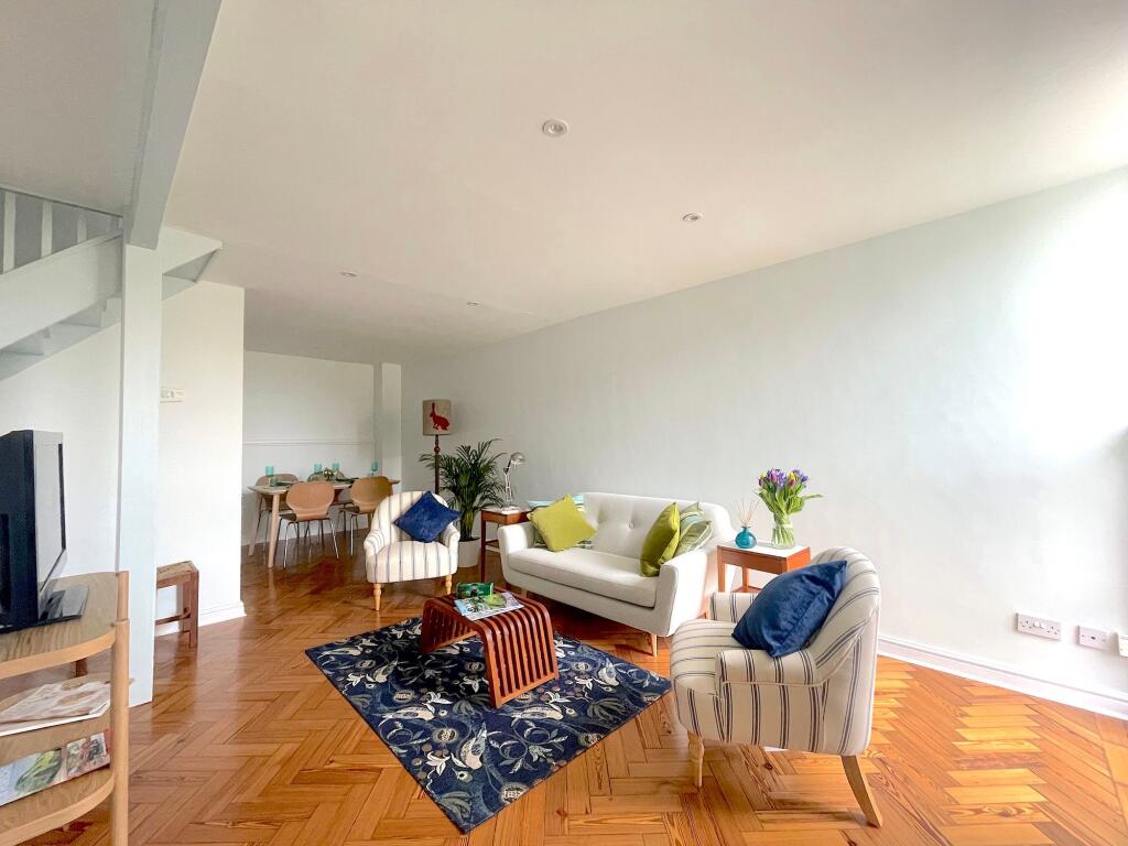 Living Room/Dining Room (1)