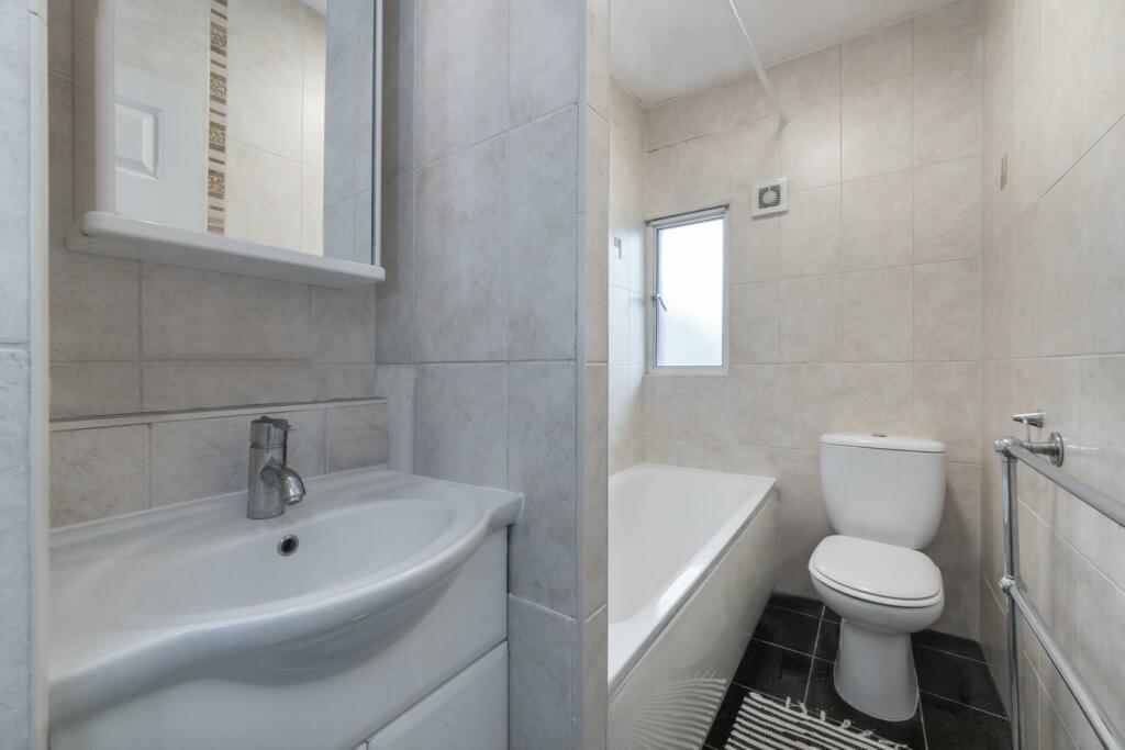 BATHROOM 1.jpg