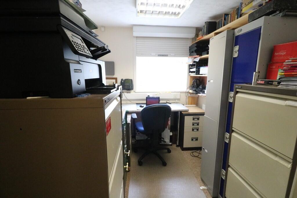Annex - bedroom/o...
