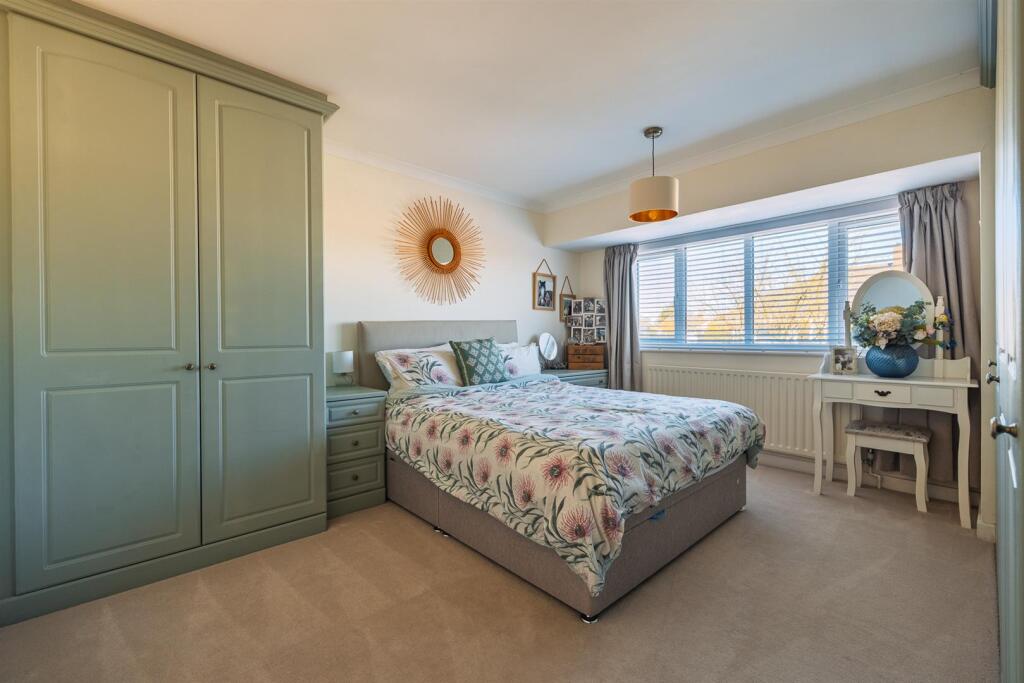 5 Axholme Close-87.jpg
