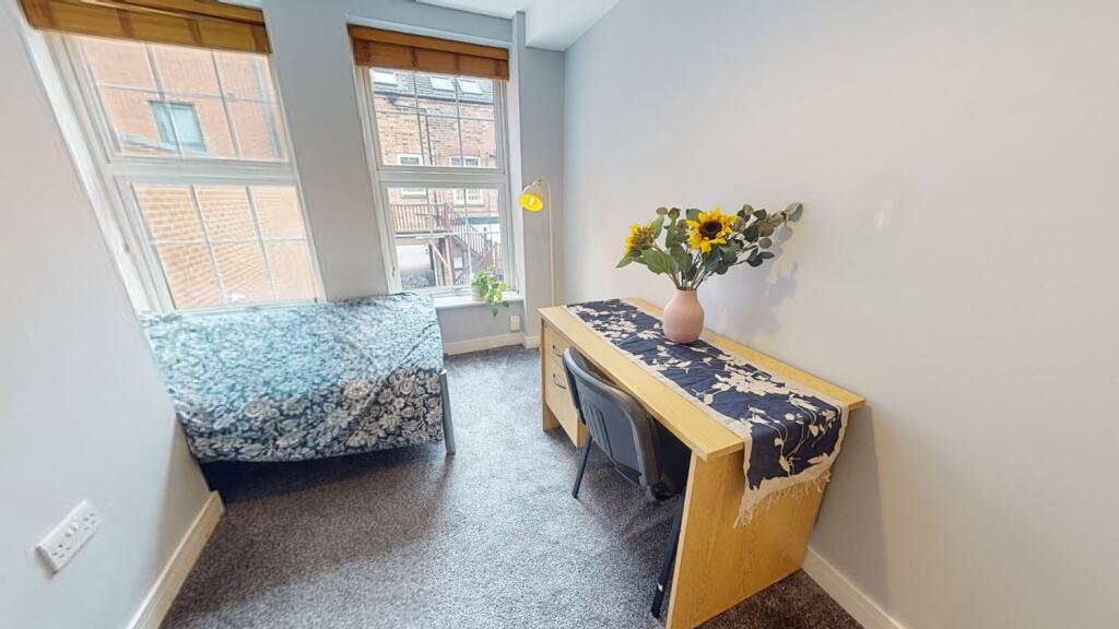 2 Courtyard rm 1