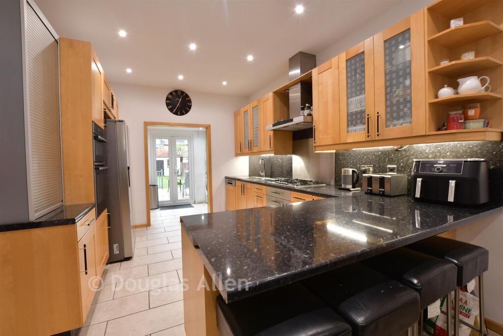Kitchen/Breakfast Room