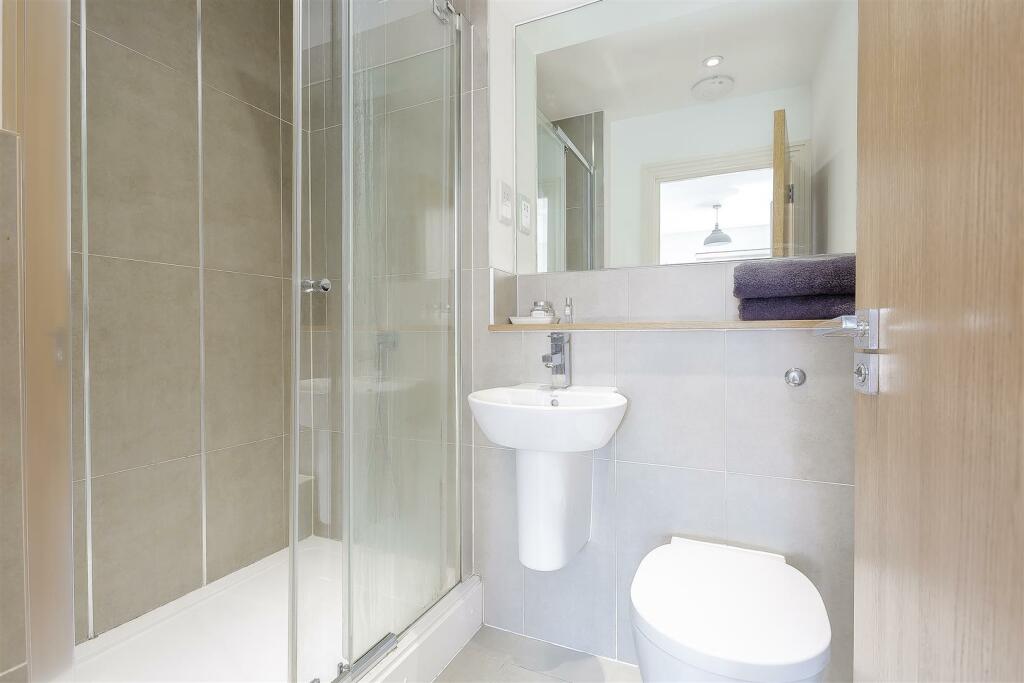 flat-birchwood-house-magnolia-drive-banstead-107.j