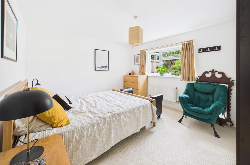 CAM02545G0-PR0476-STILL001