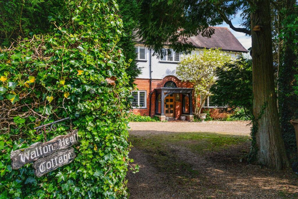 WALTON HEATH COTTAGE- (25).jpg