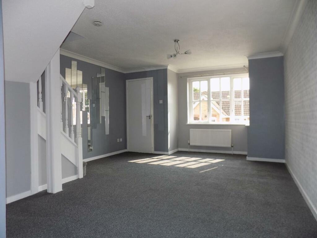 SITTING / DINING ROOM