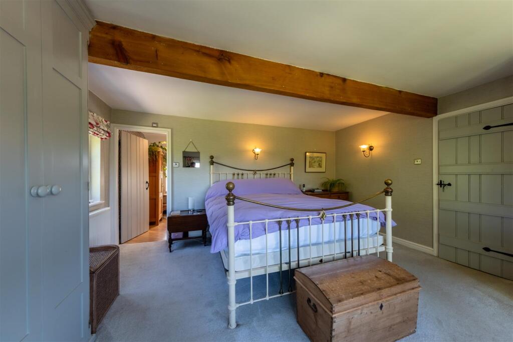 Broadway Farmhouse-0056.jpg