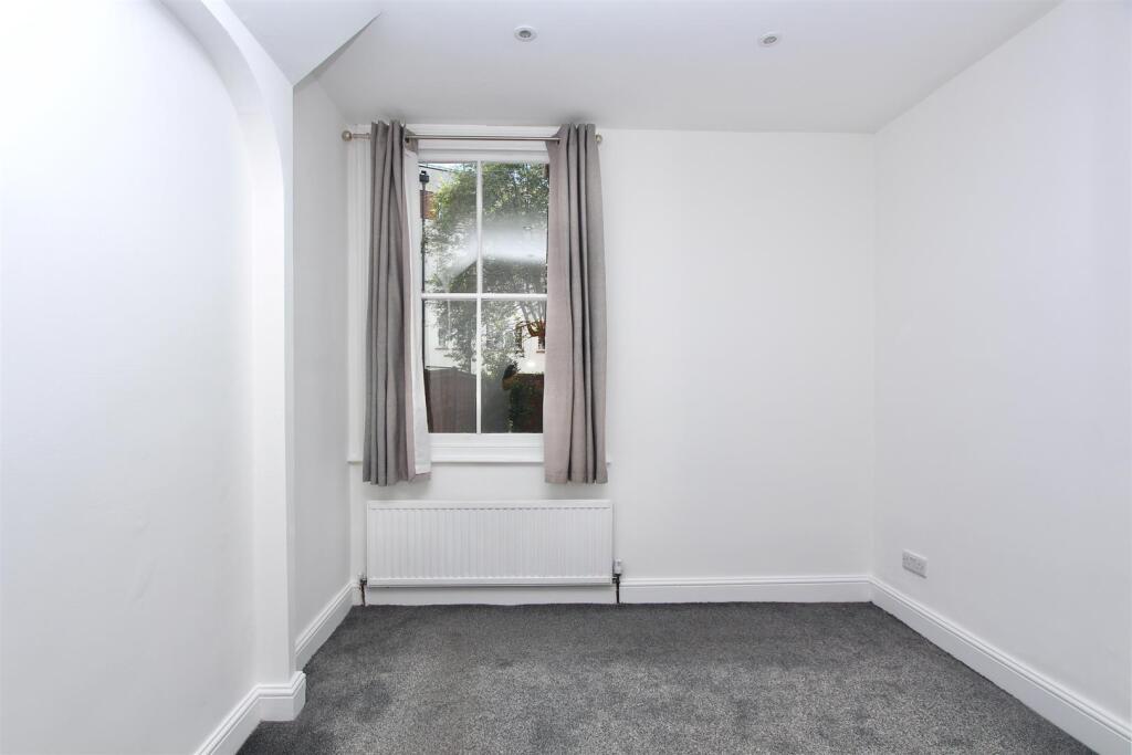 St. Margaret's Avenue, N15