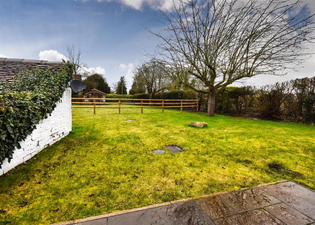 Croft Cottage - Garden.jpg