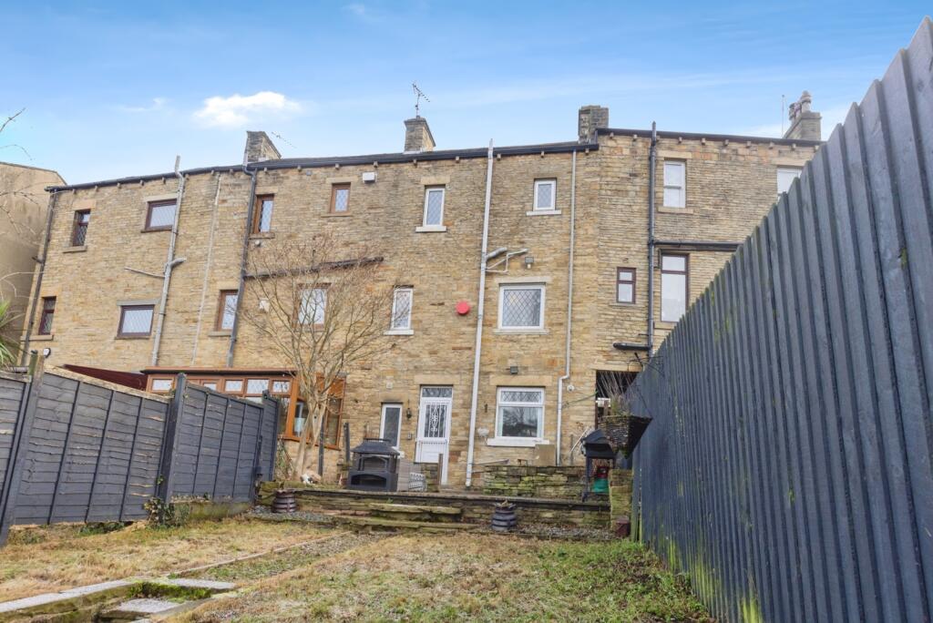 Thornhill Road, Rastrick, Brighouse, West Yorkshire, HD6