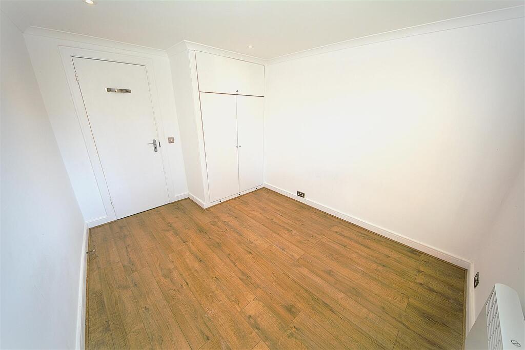 Bedroom 1.jpg