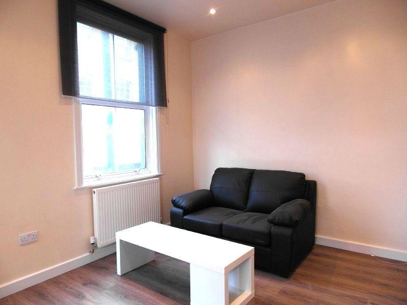 Lounge/Kitchen