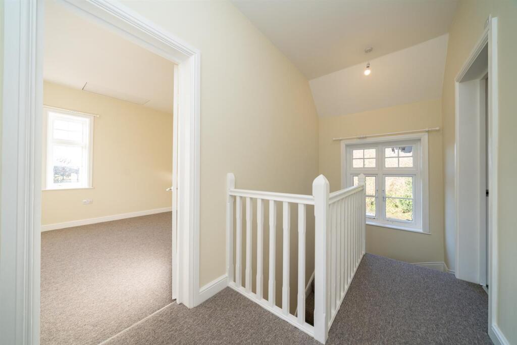 Golden-Parsonage-Lodge-8659-  landing.jpg