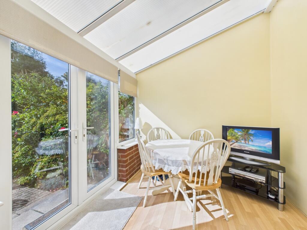 CAM02386G0-PR0145-STILL010