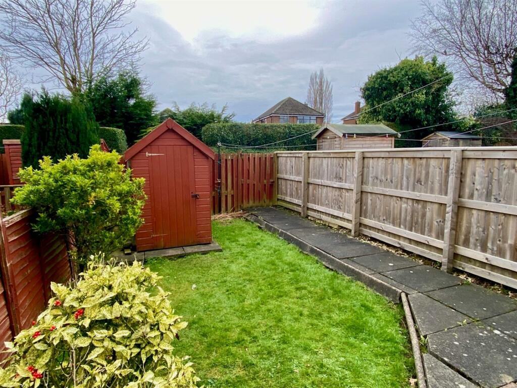 st michaels close 10 garden.jpg