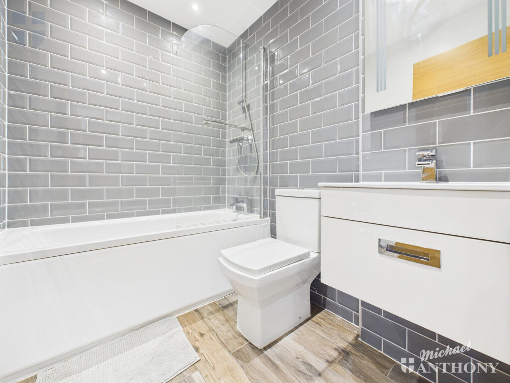 CAM03852G0-PR0362-STILL017