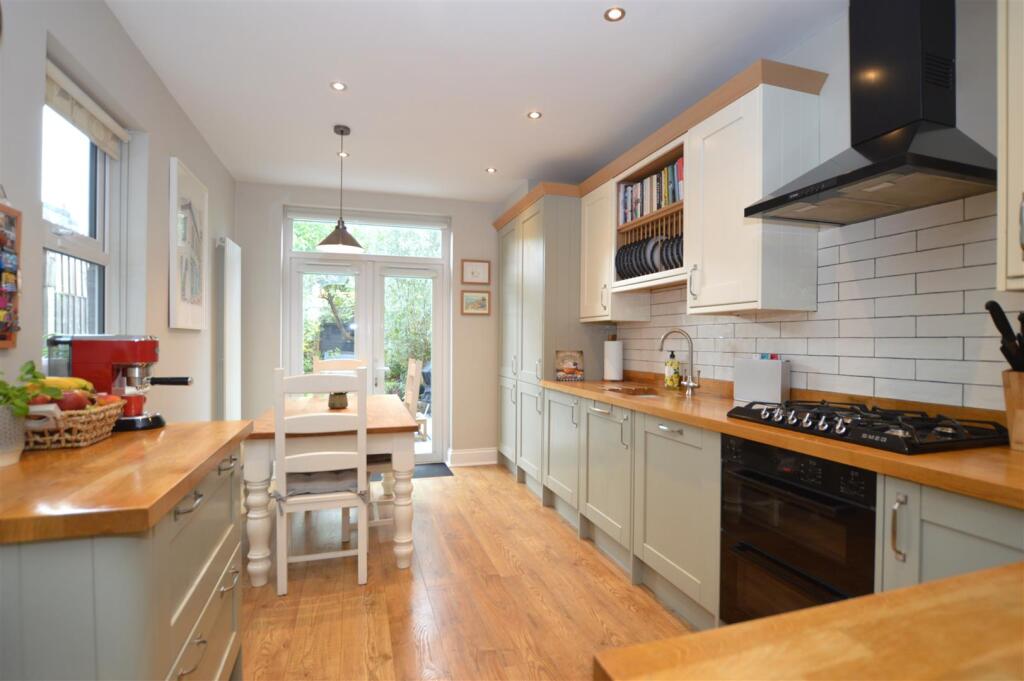 7 Park Road kitchen.JPG