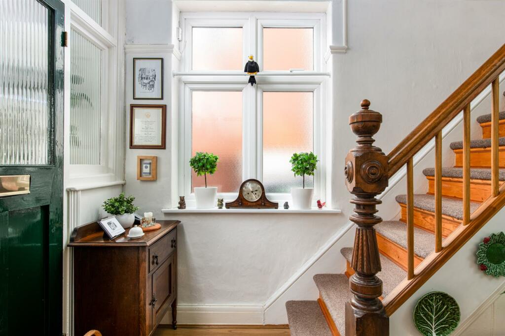 Hallway_3.jpg