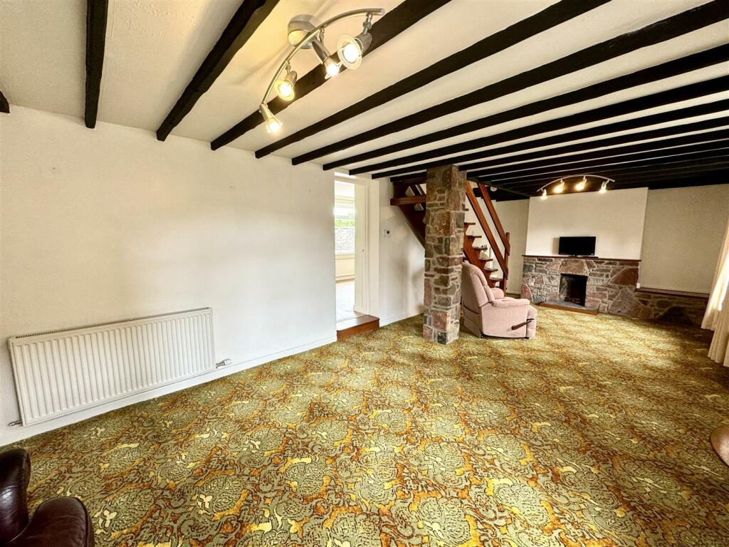 SITTING ROOM