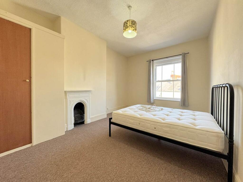 Main Bedroom 