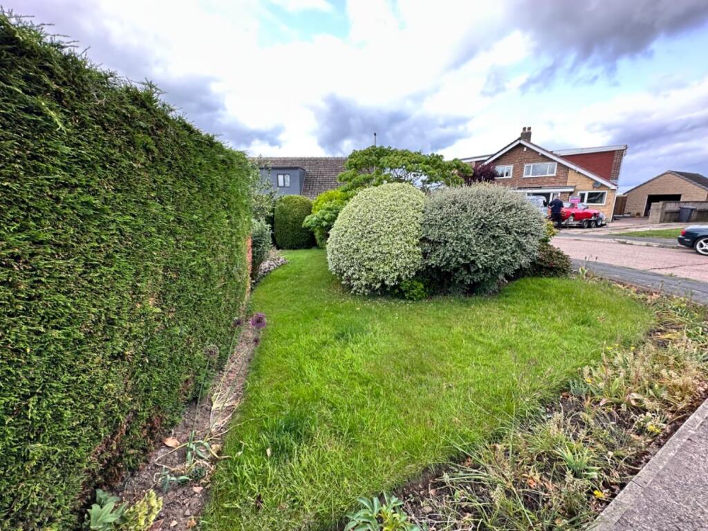 FURTHER EXTERNAL PHOTOGRAPHS